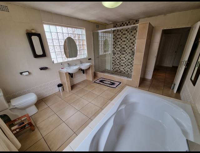 6 BEDROOM HOUSE FOR SALE IN LINMEYER